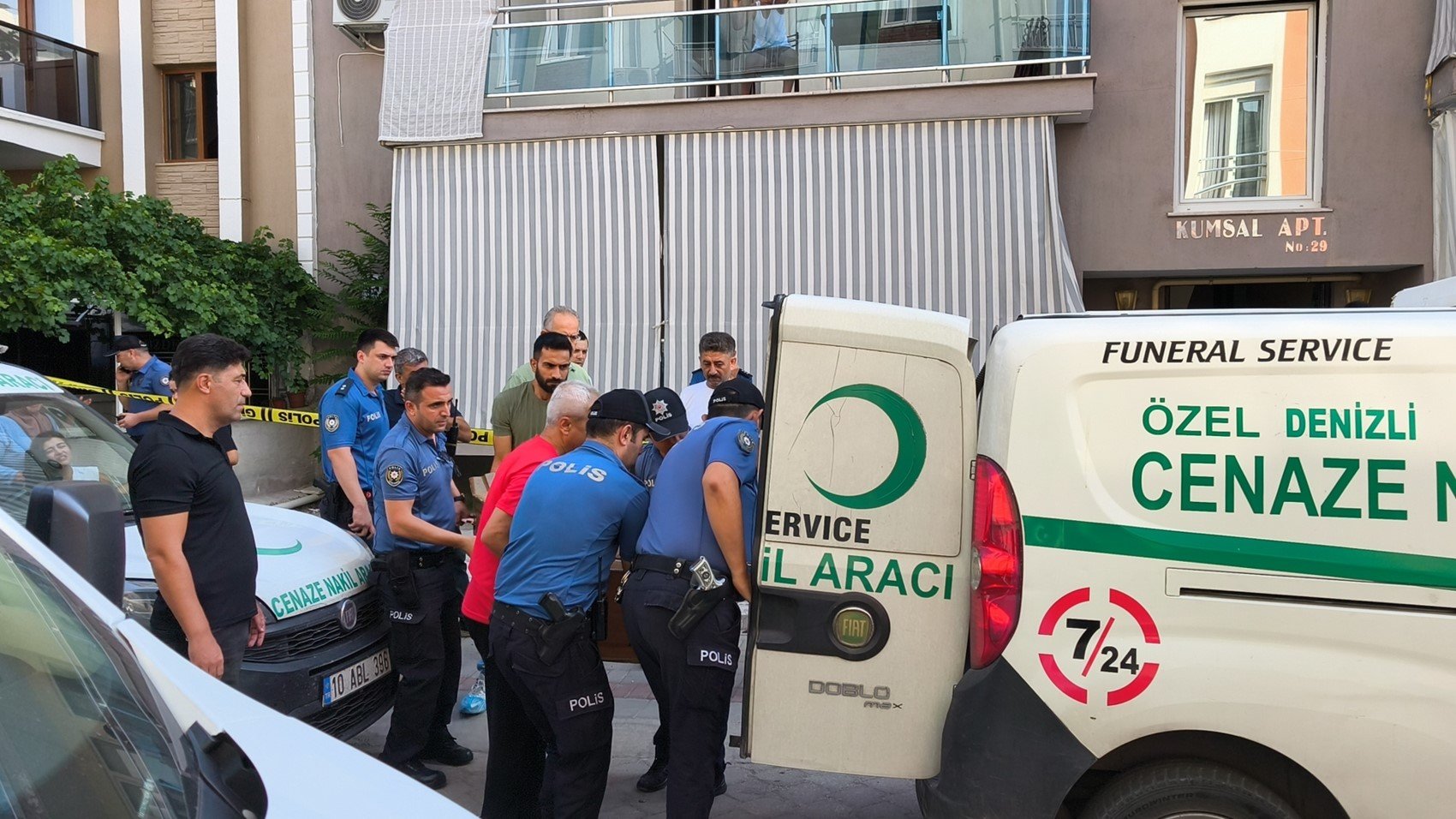 Polis, uyuyan eşini ve 2 çocuğunu öldürdükten sonra intihar etti: Şırnak'tan izne gelmişti