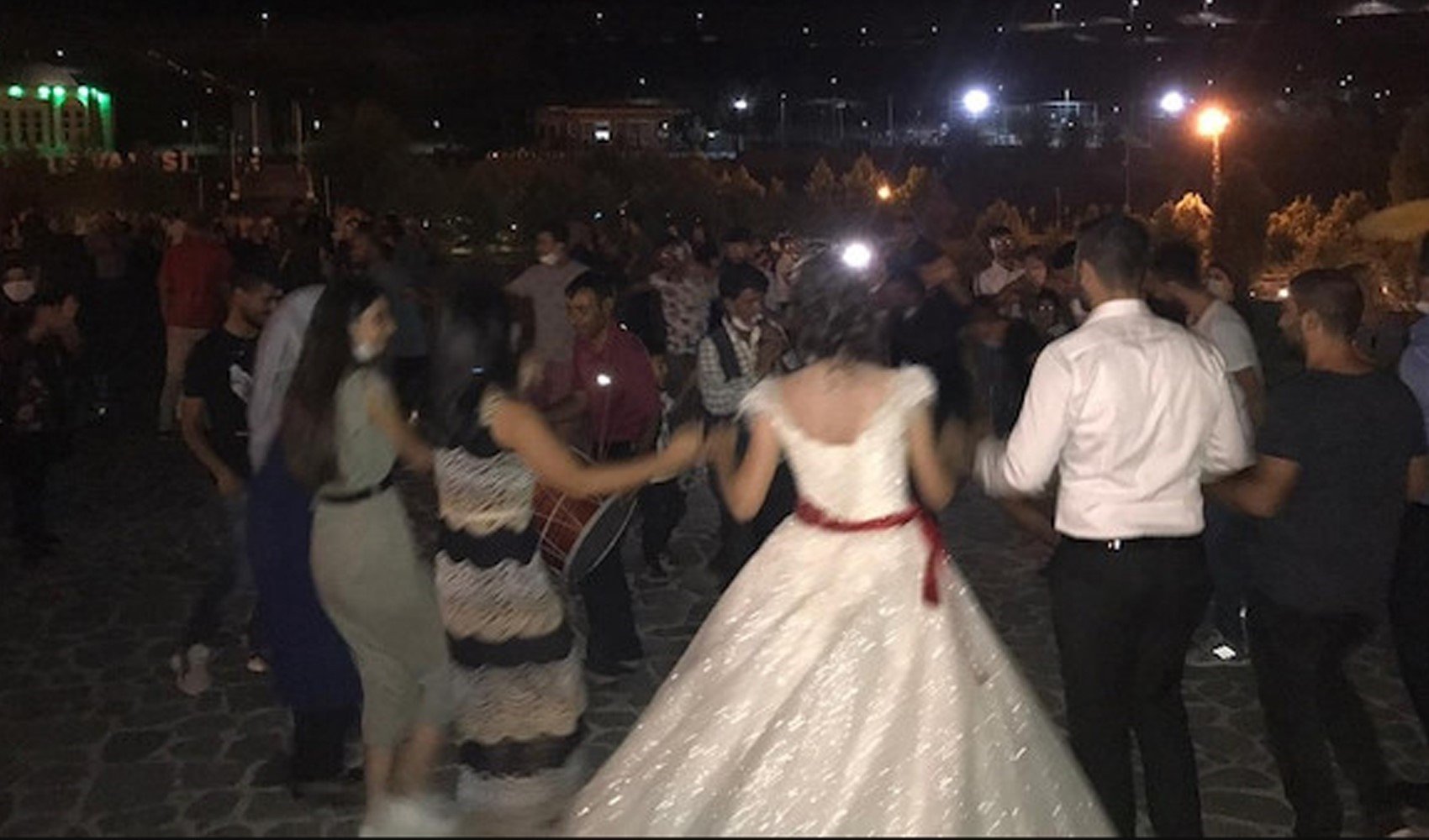 Sivas'ta düğünde halay kavgası: 12 yaralı