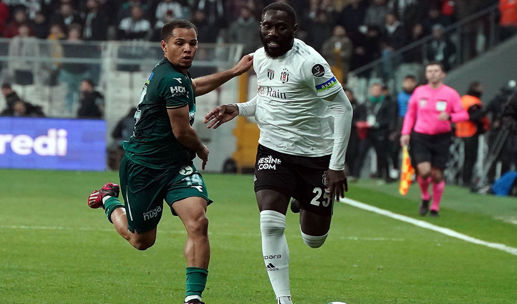 Beşiktaş'tan ayrılan Arthur Masuaku yeniden Premier Lig'de!