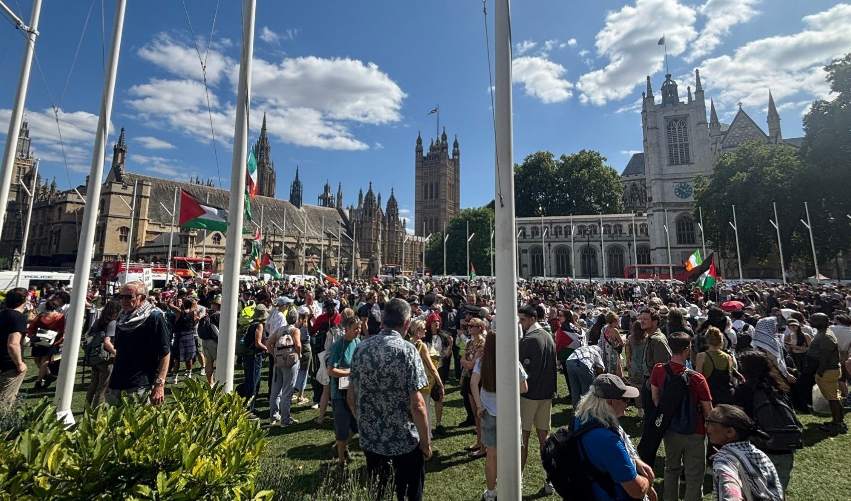 Londra'da yüz binler Gazze için toplandı: BBC kalabalığı görmezden geldi