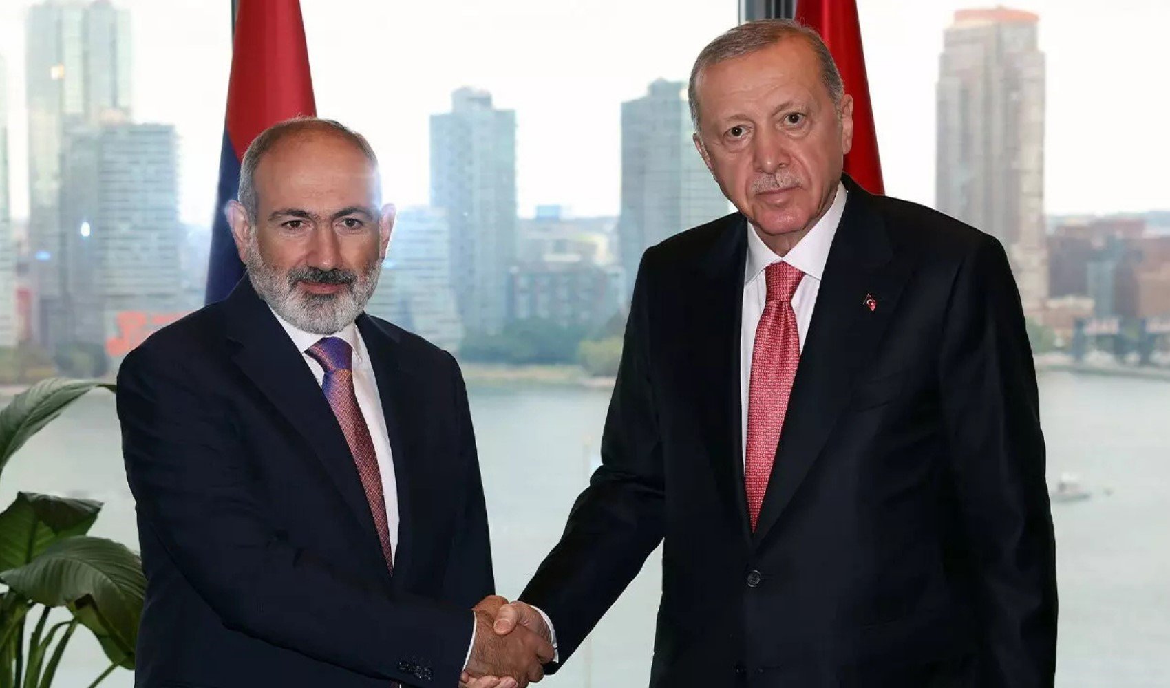 Erdoğan'dan Paşinyan'a tebrik