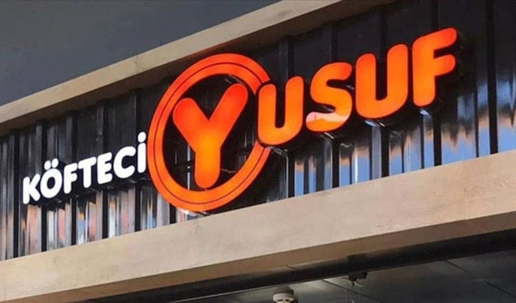 Domuz eti iddiasıyla gündeme gelmişti: Köfteci Yusuf Süper Lig'in eski ekibine sponsor oldu