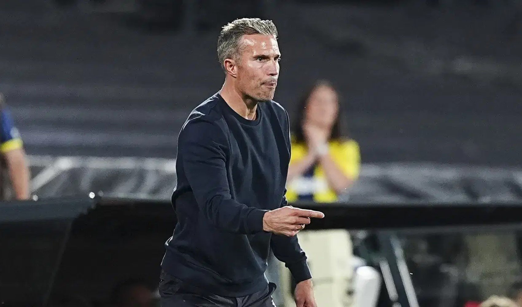 Robin van Persie: Fenerbahçe'ye karşı daha sakin kalabilirdik