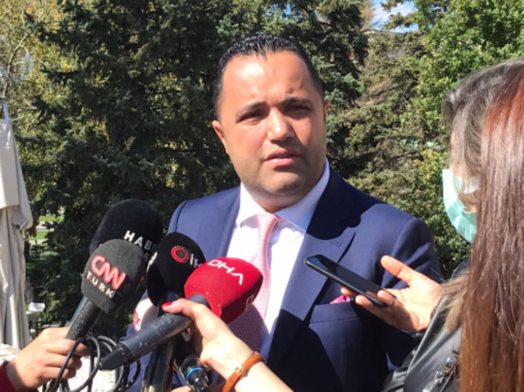 Rezan Epözdemir polemiğine ROK da katıldı: 'Mehmet Uçum'un oğlu ile birlikte çalışıyor'