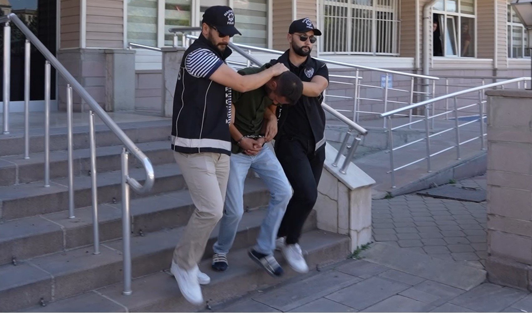 Doktorların e-imzasını kullanarak yeşil reçete ilacı yazan hastane personeli tutuklandı