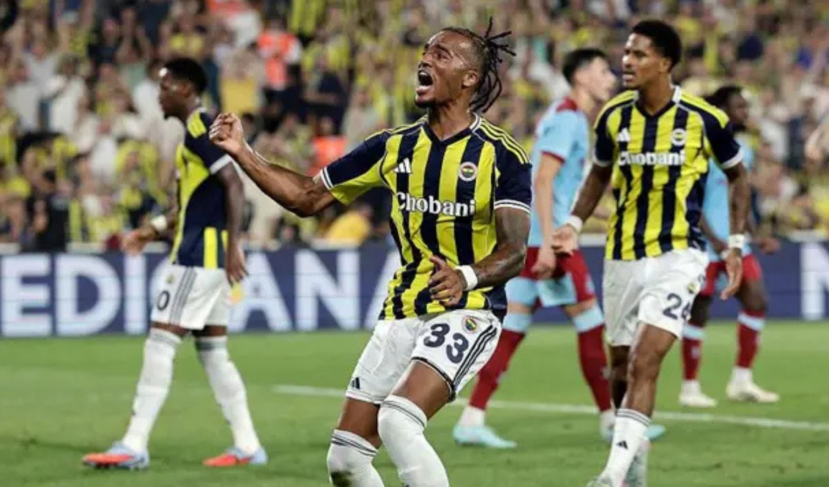 Fenerbahçe Kadıköy'de şov yaptı, kasası da doldu Fenerbahçe Kadıköy'de şov yaptı, kasası da doldu
