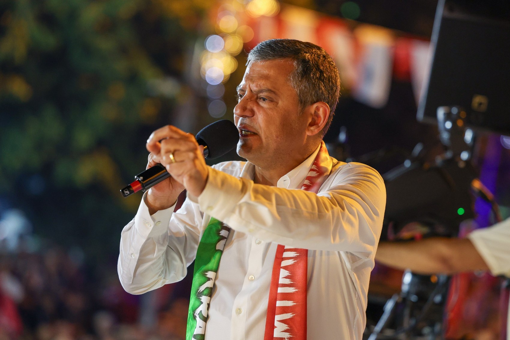 Gözler saat 12.00'ye çevrildi: Cem Küçük’ten Özgür Özel’in yapacağı açıklama hakkında iddia!