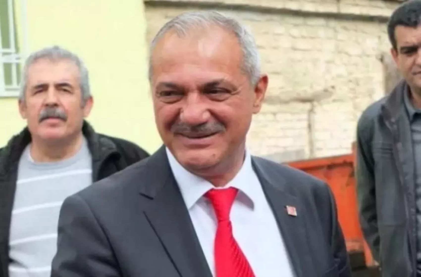 İsmail Saymaz isimleri açıkladı: Bugün AKP'ye katılacak 9 belediye başkanı belli oldu!