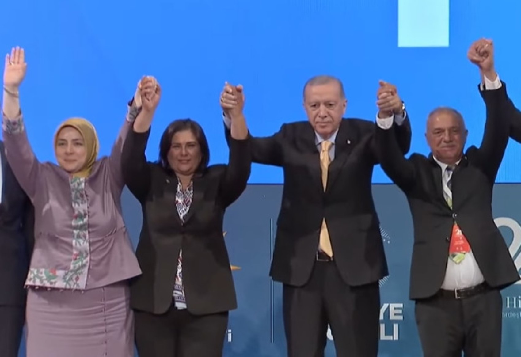 Ankara'dan bomba gibi kulis: AKP çevrelerinde Özlem Çerçioğlu rahatsızlığı! 'Neyi alkışladıklarının farkındalar mı?'