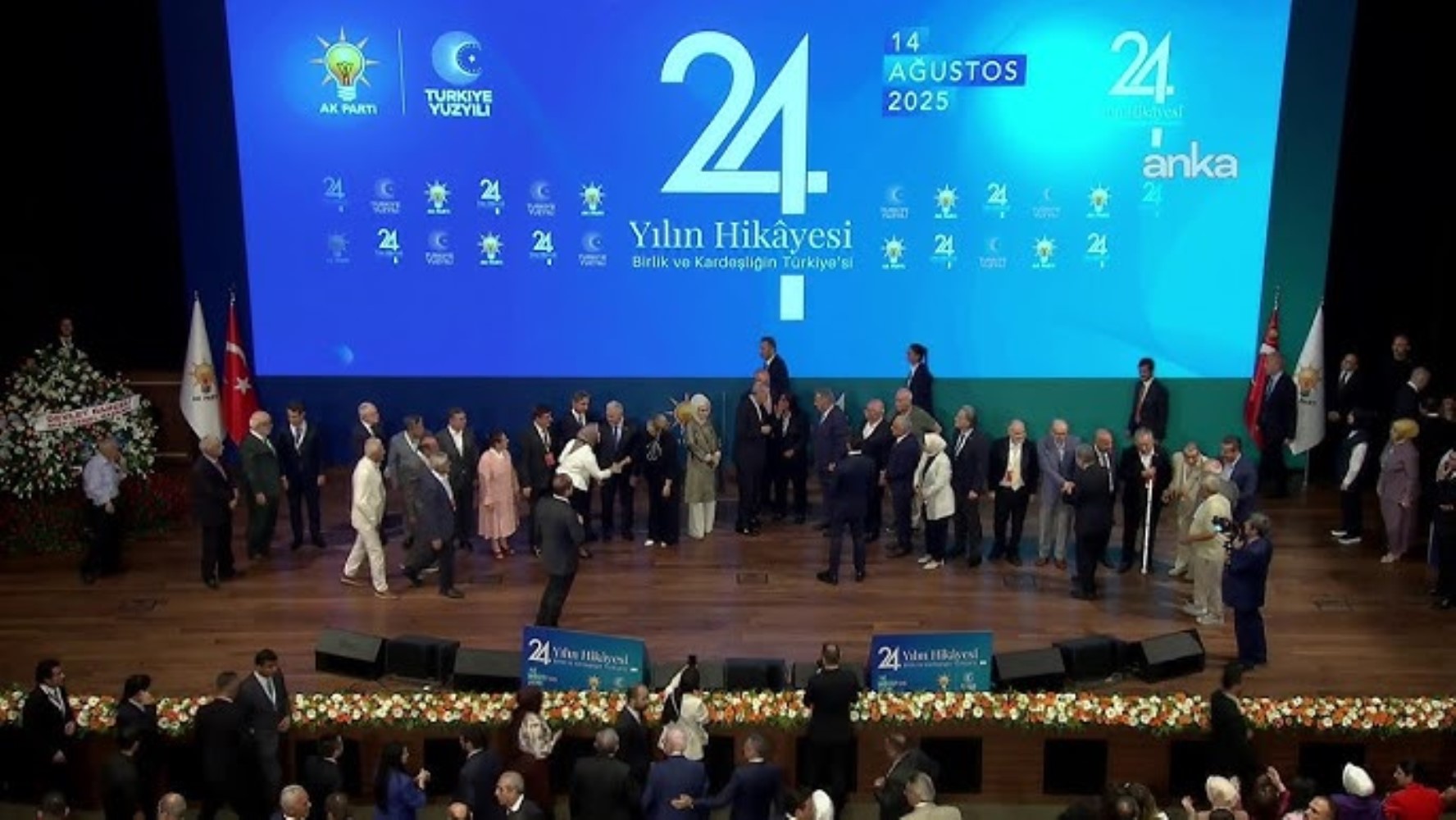 Erdoğan, 'kilo ver' diyerek rozetini takmıştı: Rüşvetten gözaltına alındığı ortaya çıktı
