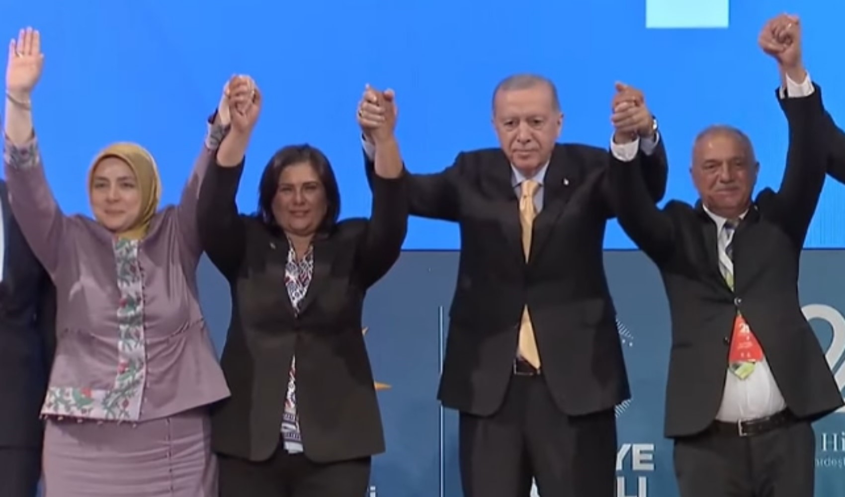 'Topuklu Efe' AKP'ye katıldı ama o ayrıntı gözden kaçmadı!