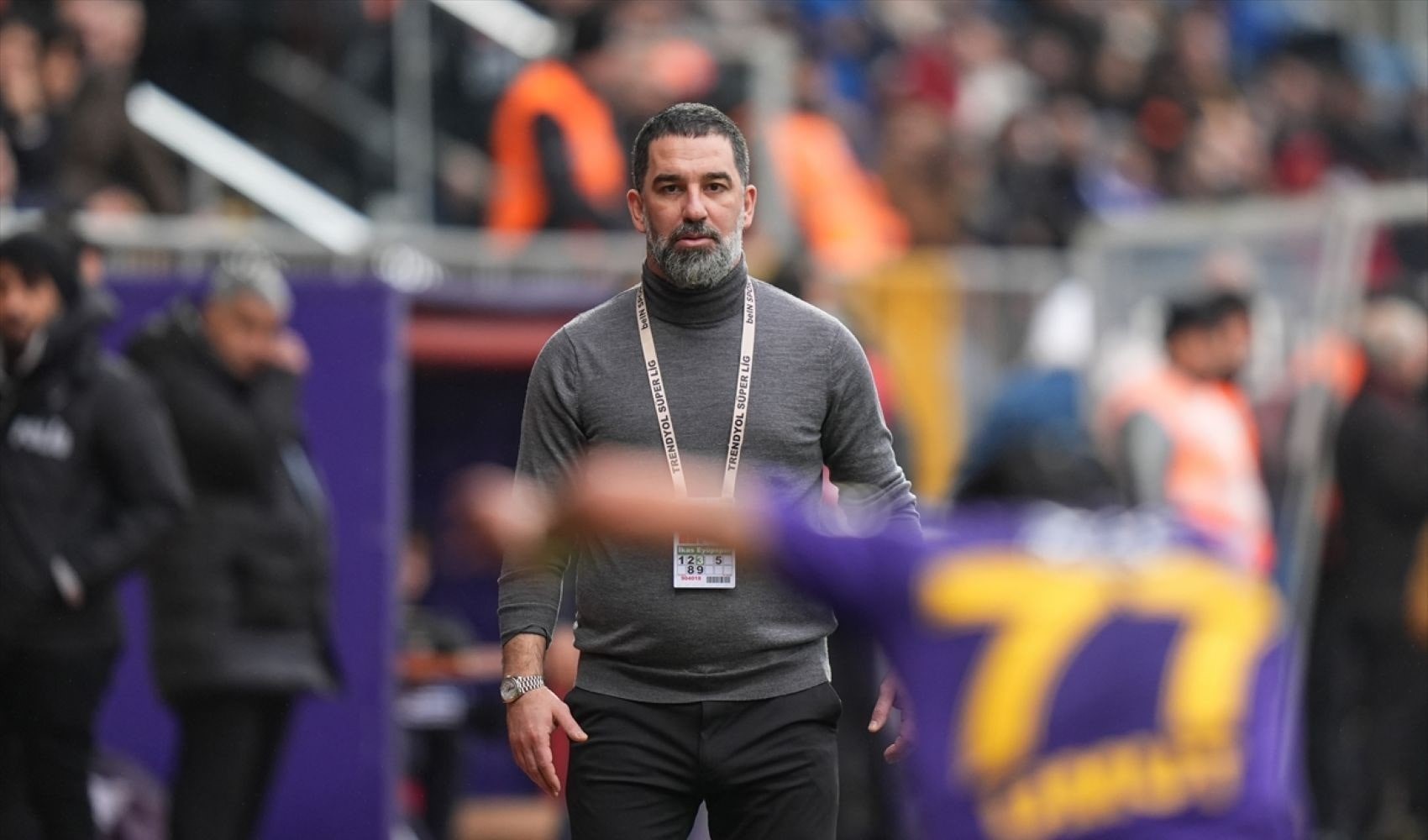 Arda Turan kırmızı kartla oyun dışı kaldı, Shakhtar penaltılarda elendi