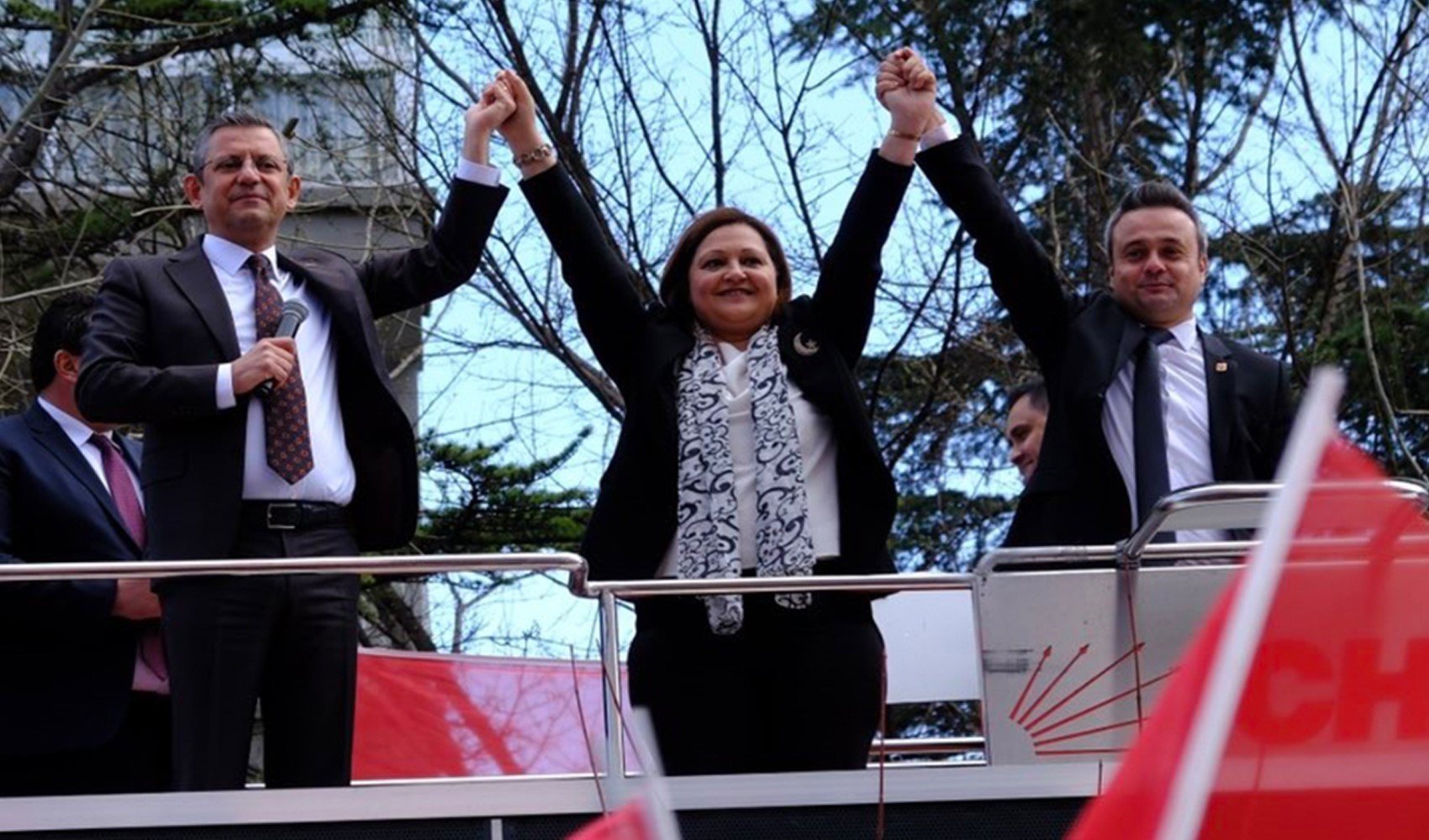 Afyonkarahisar Belediye Başkanı Köksal'dan CHP'den ayrılacağı iddialarına yanıt: Vız gelir, tırıs gider