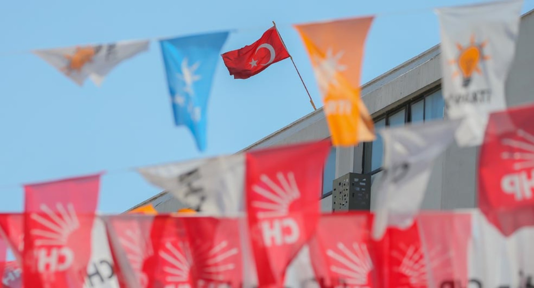 31 Mart'tan bu yana AKP'ye geçen belediyelerin sayısı dikkat çekti! Sandıkta kaybettiğini masada aldı