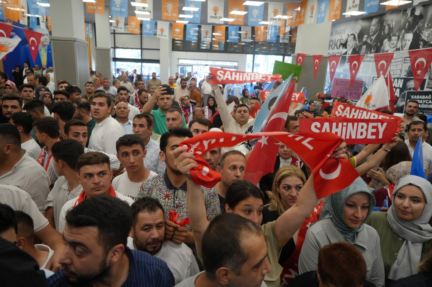 AKP’ye geçen Umut Yılmaz Gaziantep’te açıklamalarda bulundu: Bu yuvada ihanet etmek yok