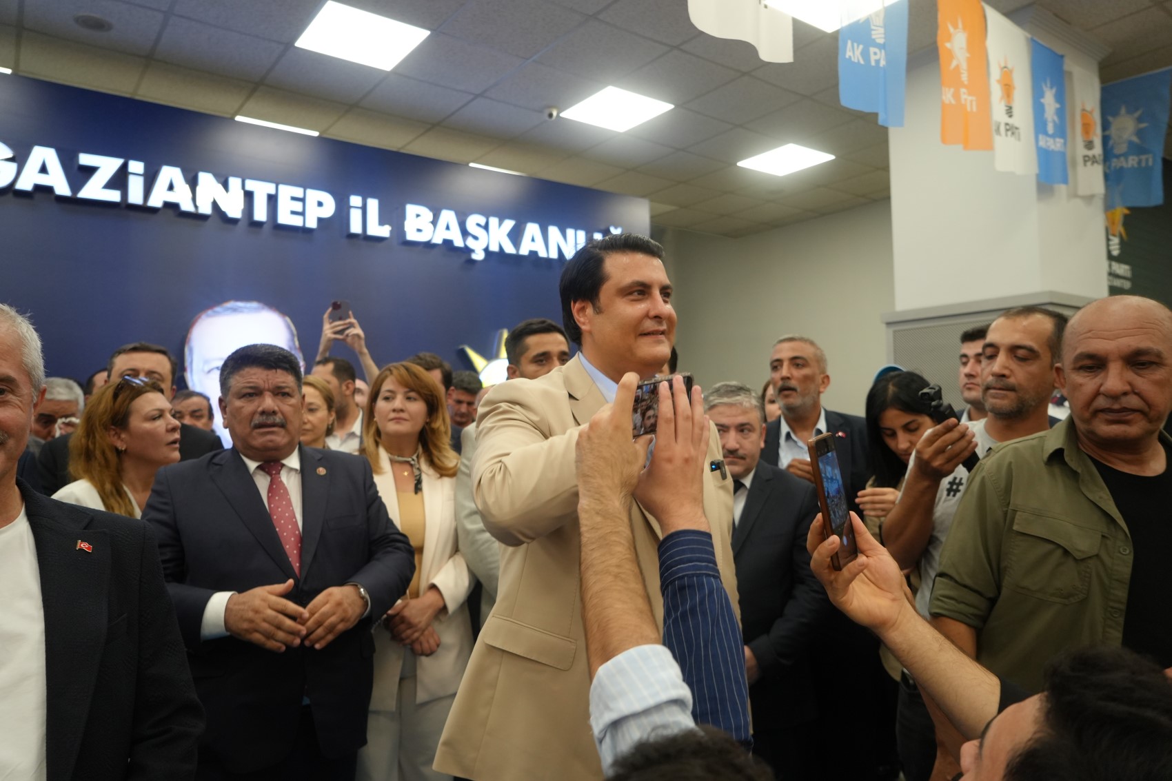 AKP’ye geçen Umut Yılmaz Gaziantep’te açıklamalarda bulundu: Bu yuvada ihanet etmek yok