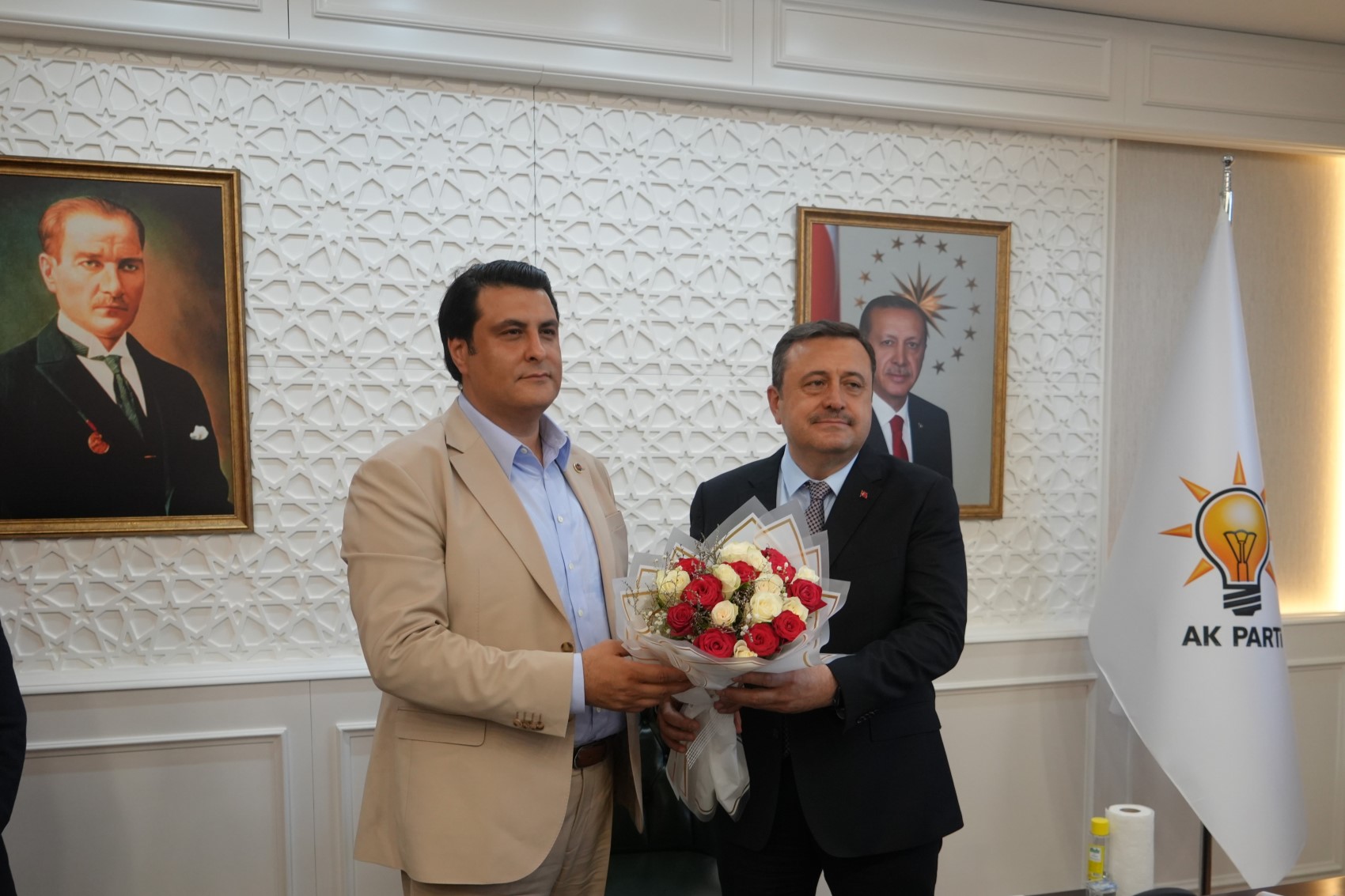 AKP’ye geçen Umut Yılmaz Gaziantep’te açıklamalarda bulundu: Bu yuvada ihanet etmek yok