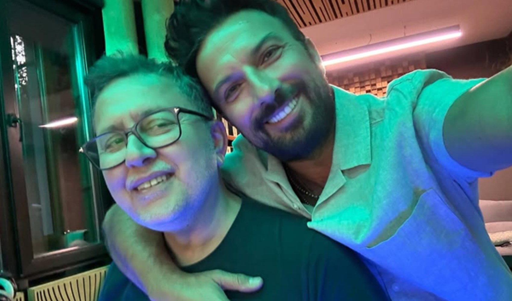 Tarkan'dan hem müjde hem de kutlama