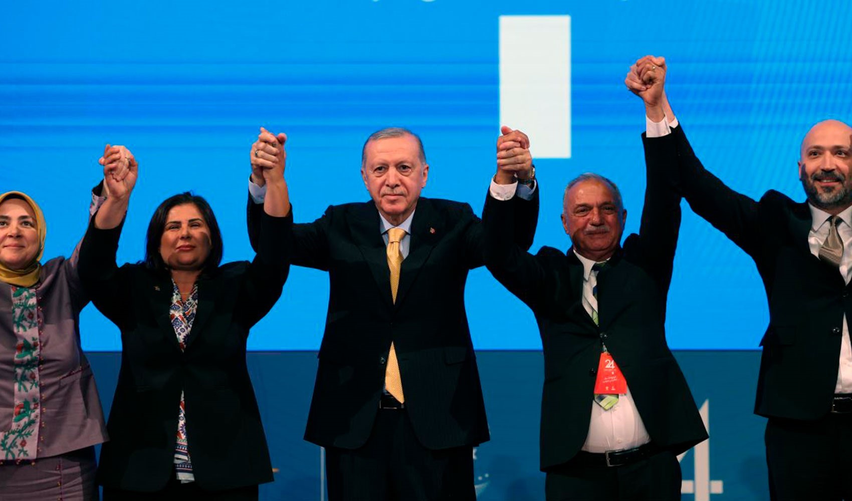 Transferler AKP’ye yetmedi: Son anketten sürpriz sonuç! Transferler AKP’ye yetmedi: Son anketten sürpriz sonuç!