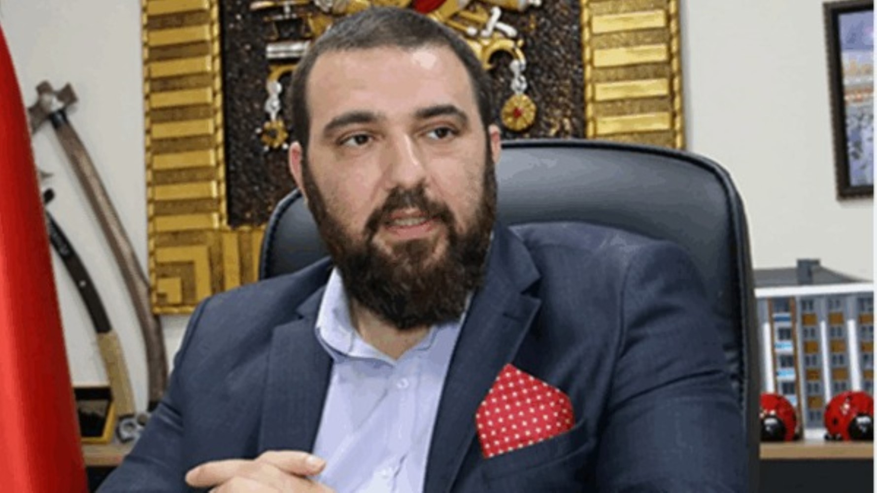 Sahte diplomalı Osmanlı torunu şimdi de tazminat peşinde! Haberlere erişim engeli istedi
