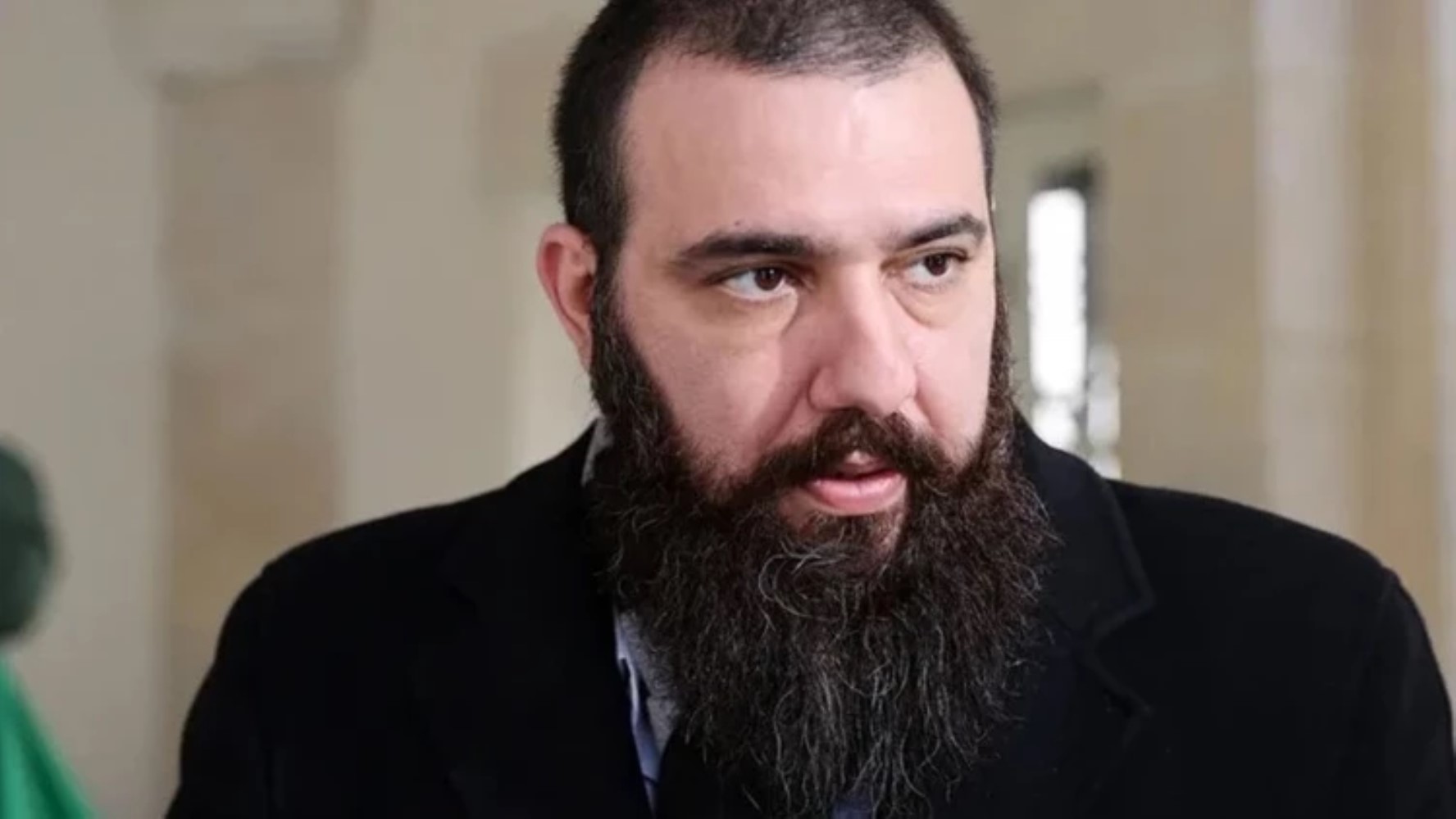 Sahte diplomalı Osmanlı torunu şimdi de tazminat peşinde! Haberlere erişim engeli istedi