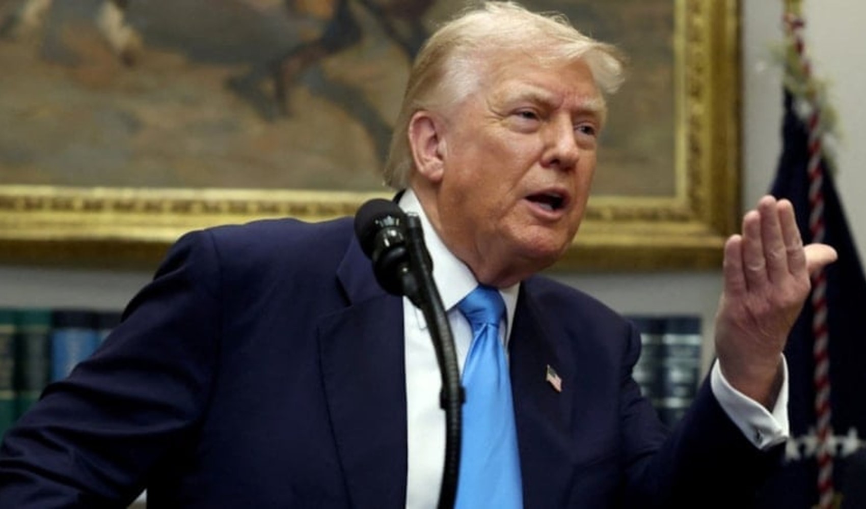 Trump'tan liderler zirvesinde açık mikrofon kazası: Kulağa delice geliyor ama...