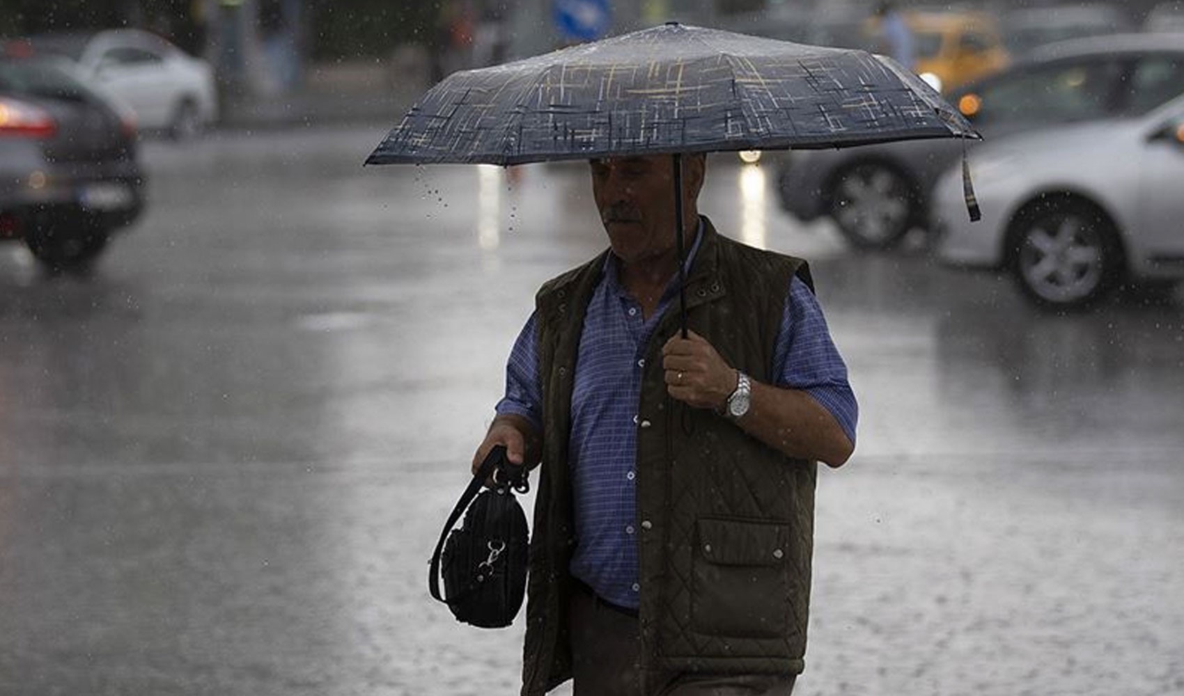 Bu kentlerde yaşayanlar dikkat: Meteoroloji'den sağanak uyarısı! İşte il il 19 Ağustos Salı hava durumu...