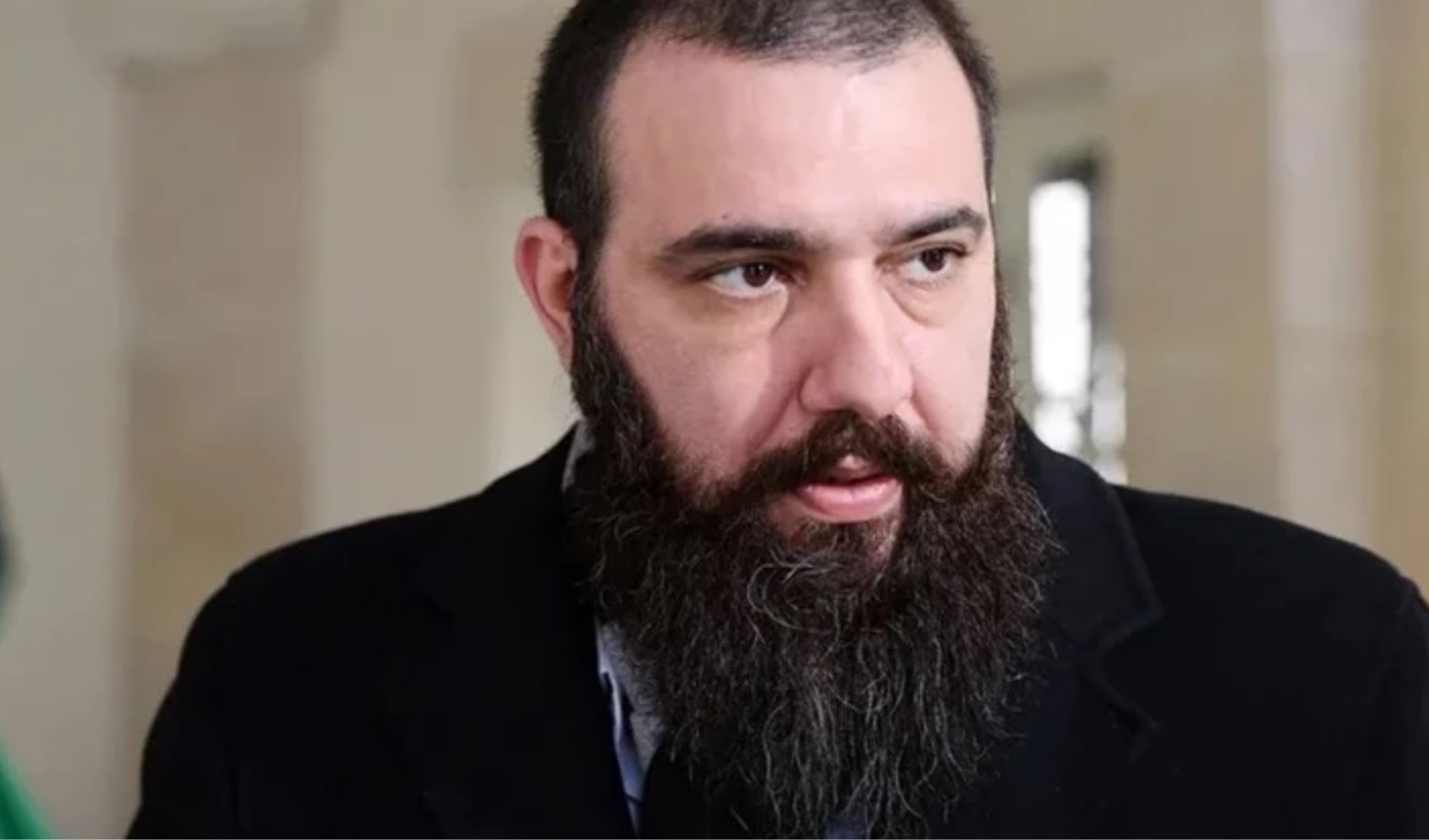 Sahte diplomalı Osmanlı torunu şimdi de tazminat peşinde! Haberlere erişim engeli istedi