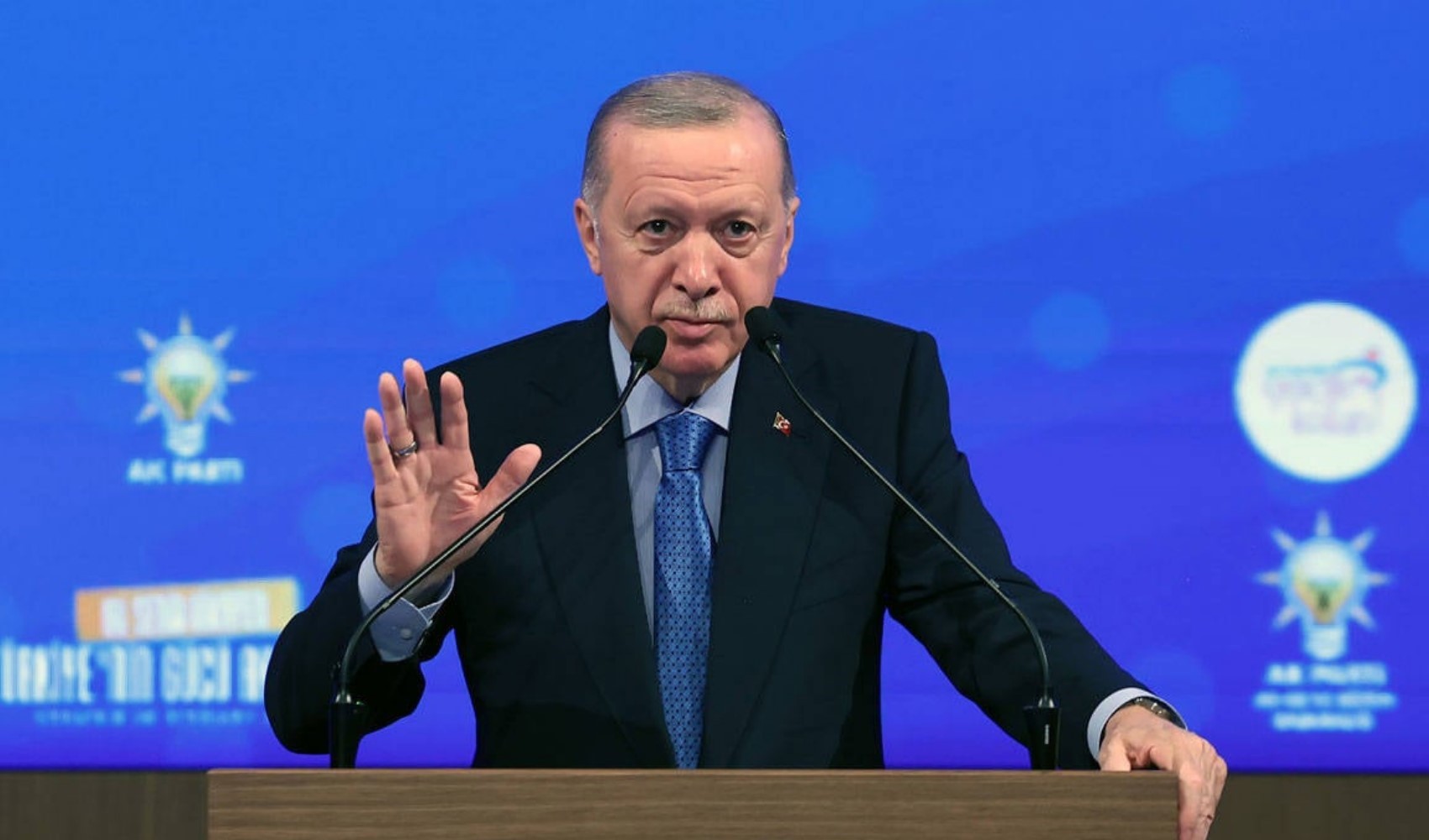 AKP'de Erdoğan krizi sürüyor! Bir mesaj da Saray'dan geldi