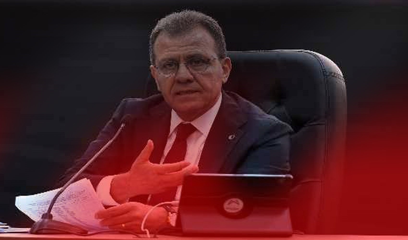Vahap Seçer'den tutuklu belediye başkanları için çağrı