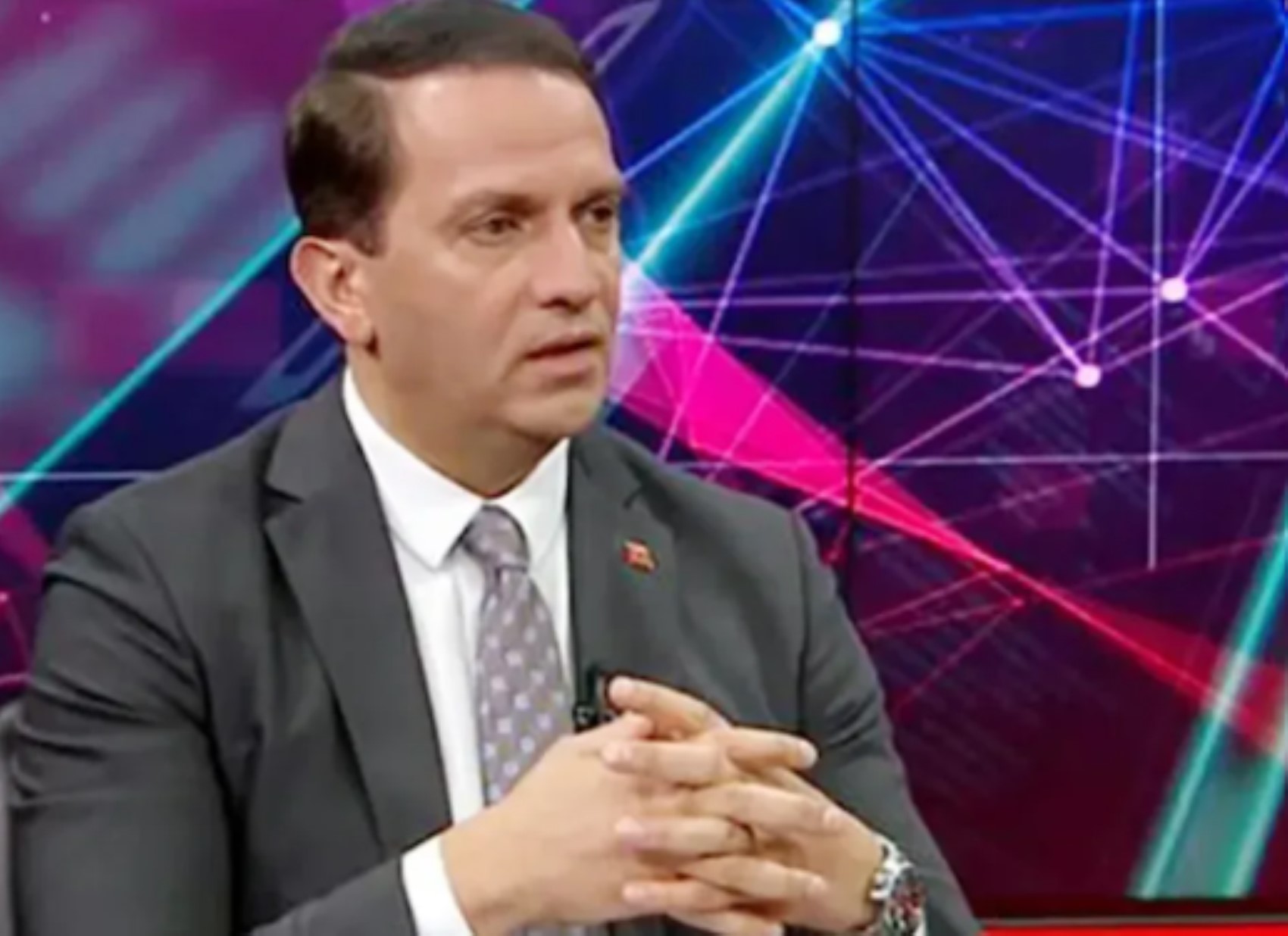 İktidarda 'Eski-Yeni' savaşı: Parti içinden iki isme sert çağrı yapıldı