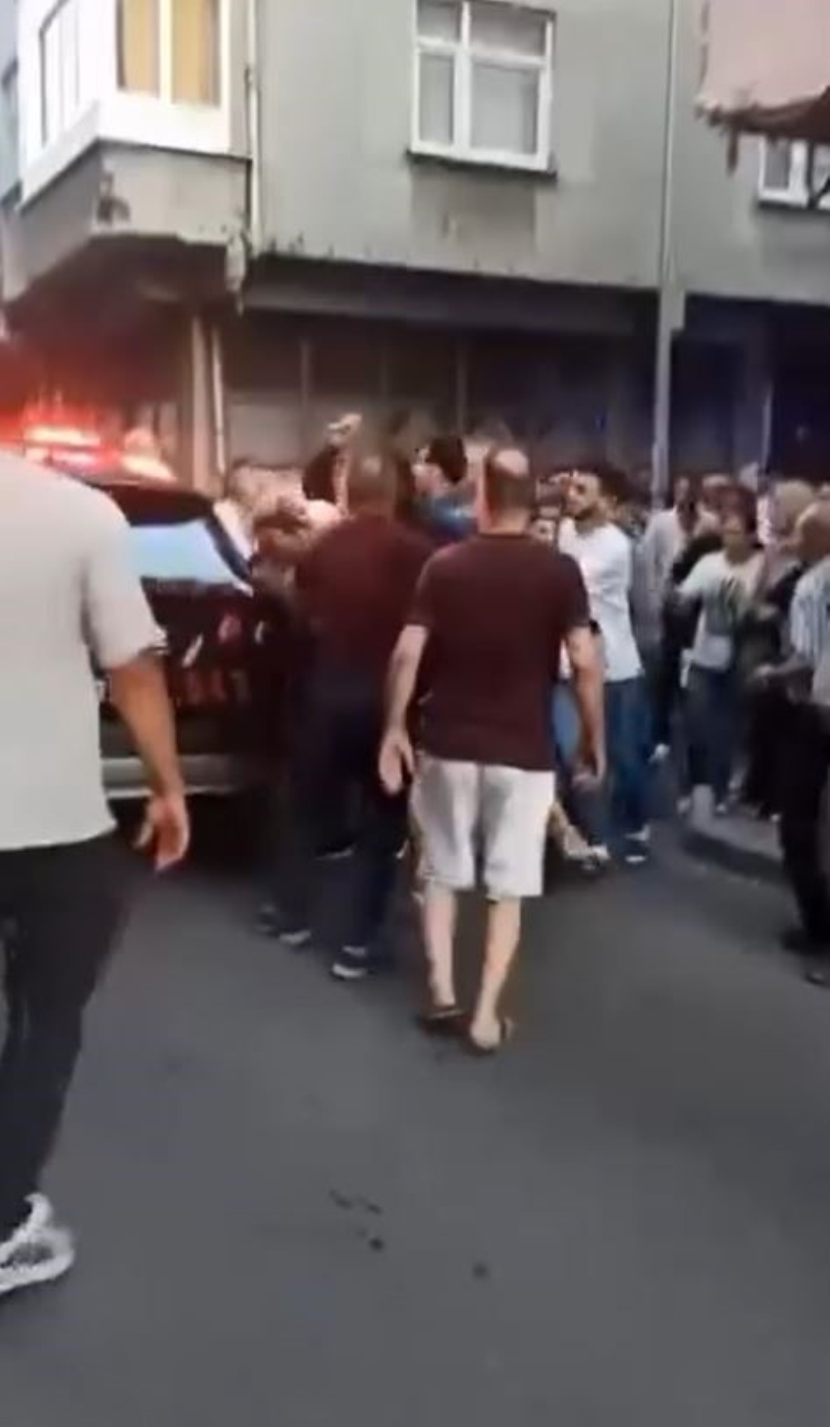 Bağcılar’da kadını bıçaklayan şahsı vatandaşlar linç etti