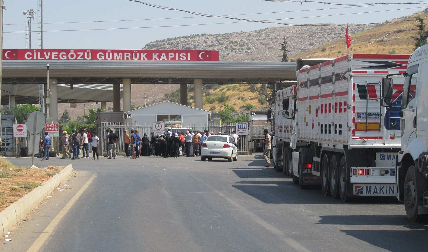 Suriye sınır kapılarında pasaportla geçişler başladı