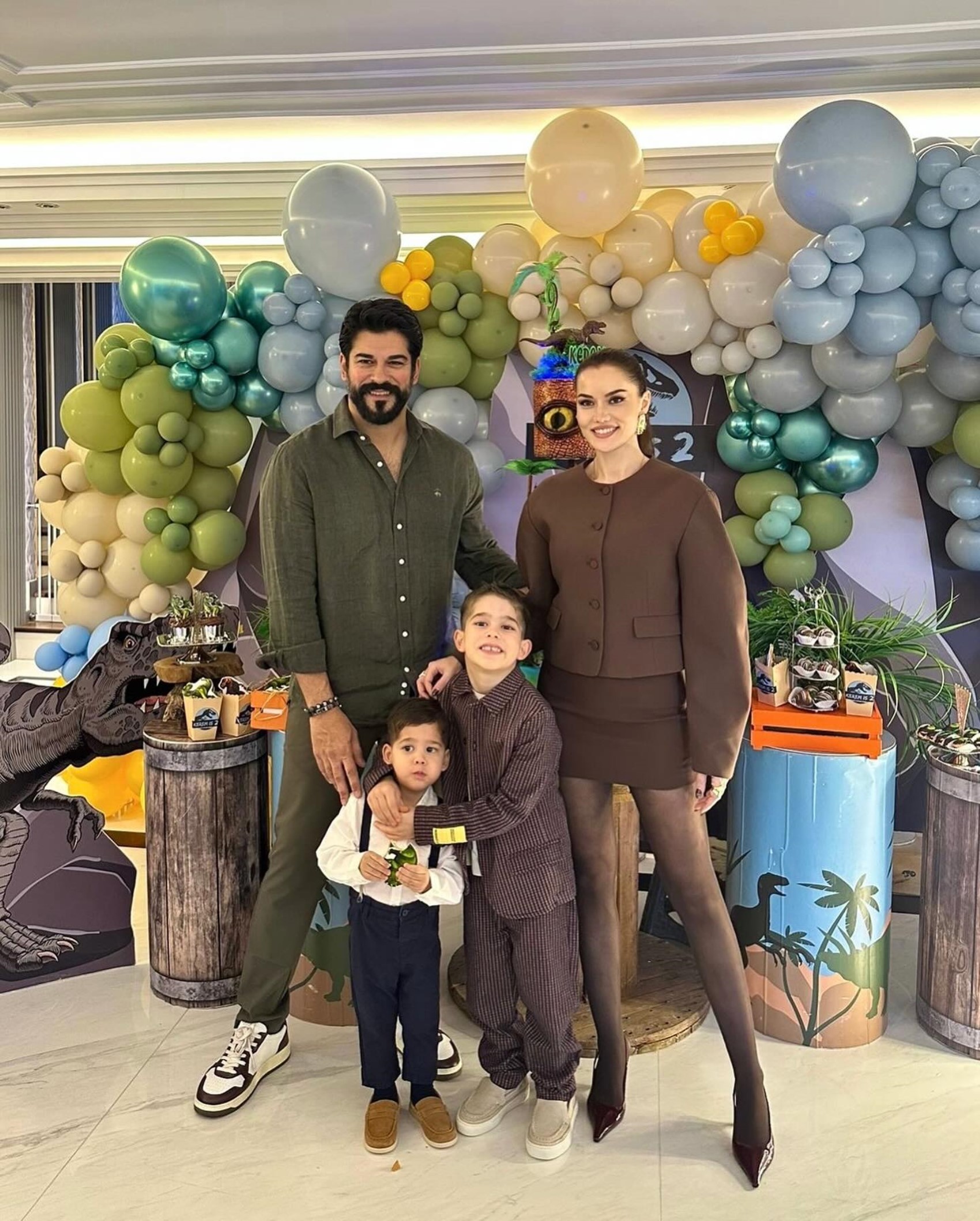 Fahriye Evcen ve Burak Özçivit ‘şiddet’ iddialarından sonra sessizliğini bozdu