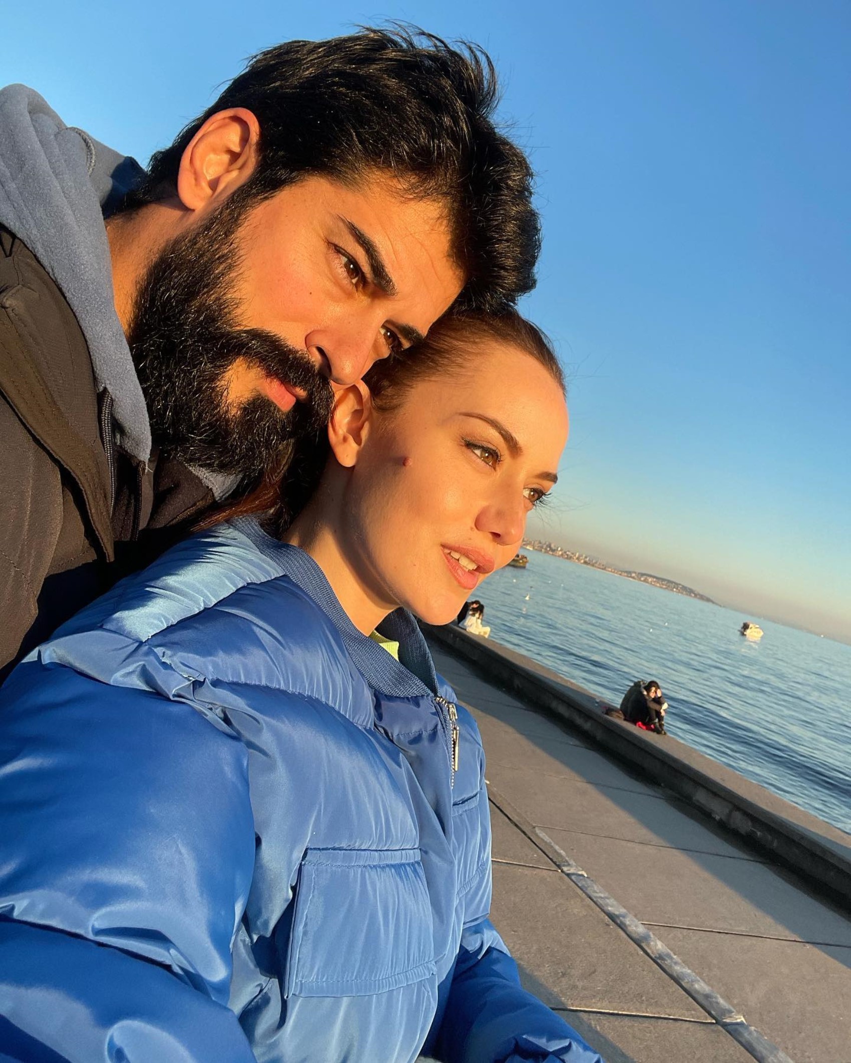 Fahriye Evcen ve Burak Özçivit ‘şiddet’ iddialarından sonra sessizliğini bozdu