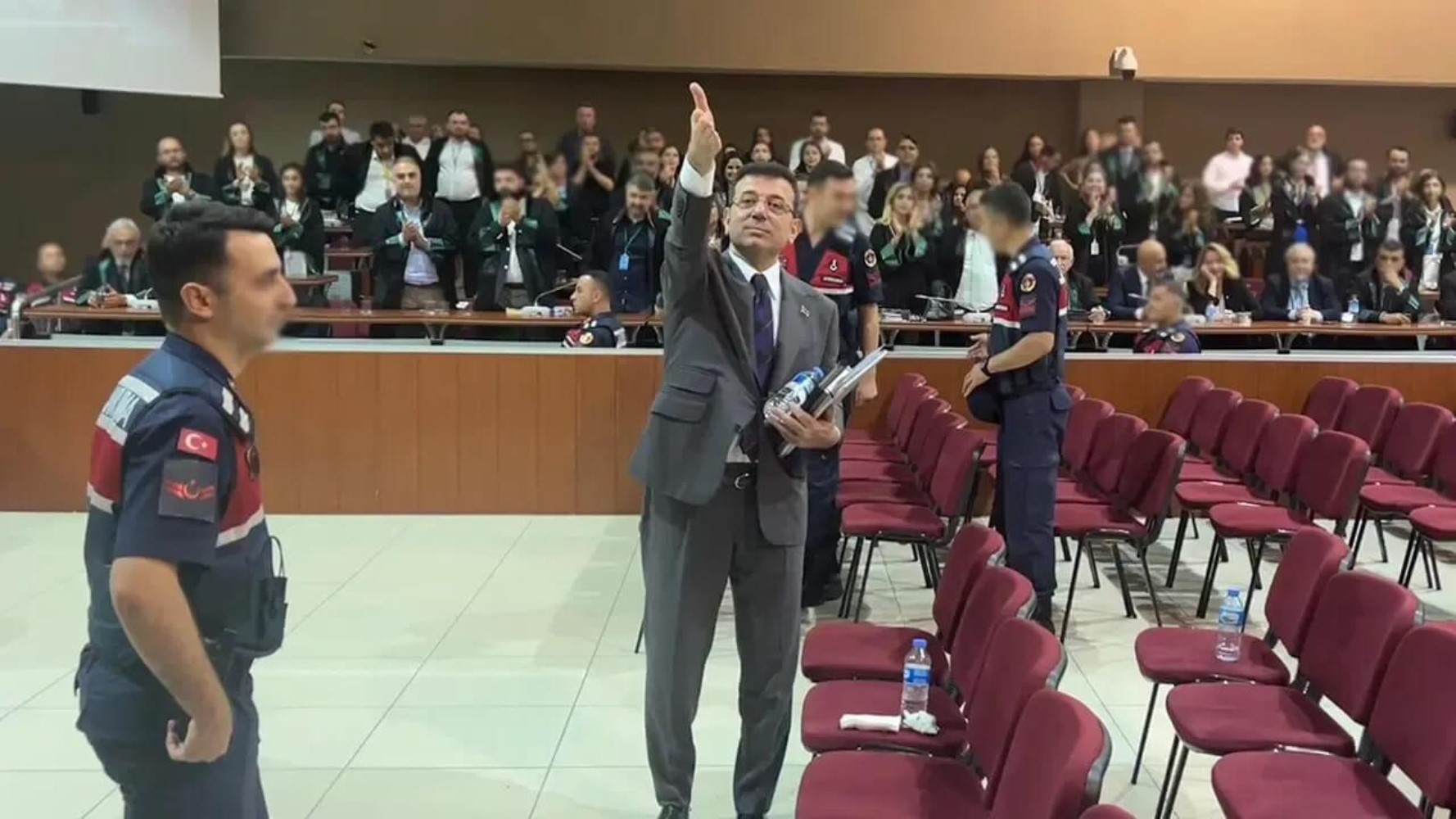 Ekrem İmamoğlu'nun 'Mansur Yavaş' sözleri kulisleri hareketlendirdi! CHP'nin adayı kim olacak?