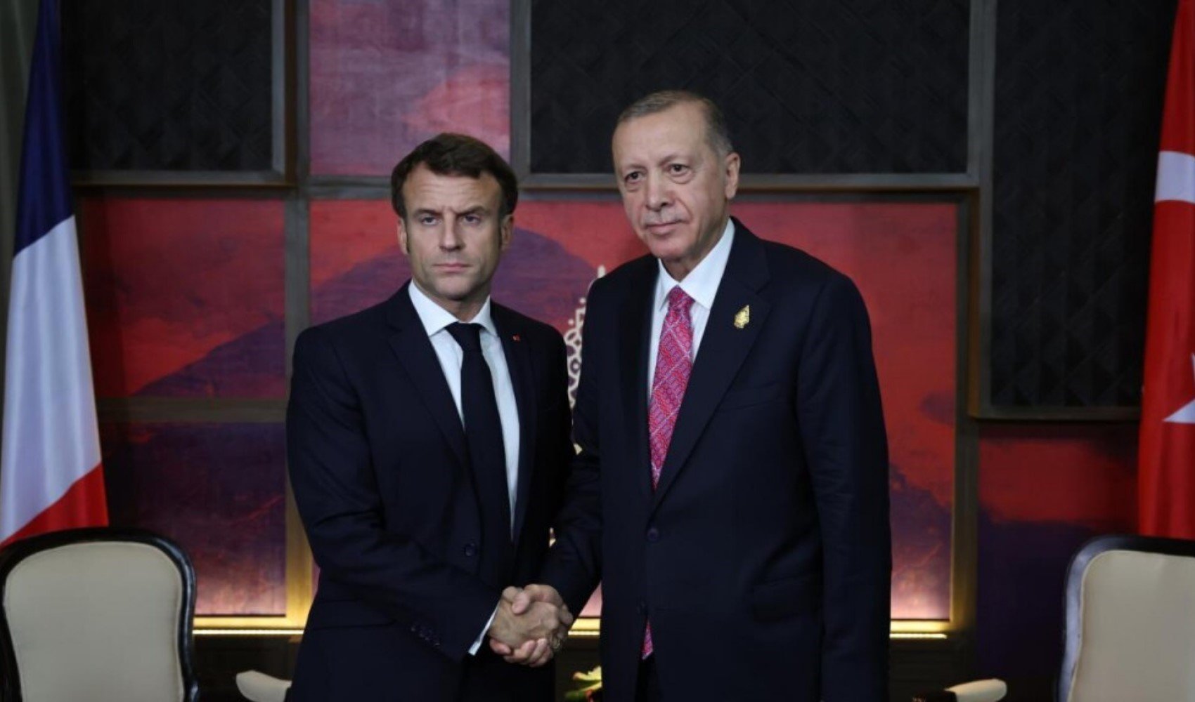 Erdoğan ile Macron arasında kritik görüşme