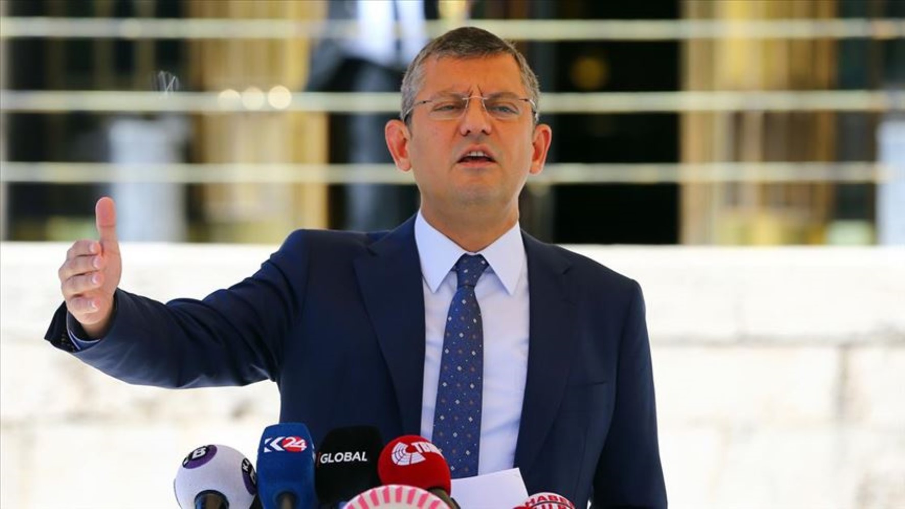 Fatih Altaylı Silivri'den aktardı: Özgür Özel büyük bir sürpriz hazırlığında! 'Kısa bir süre beklesinler'