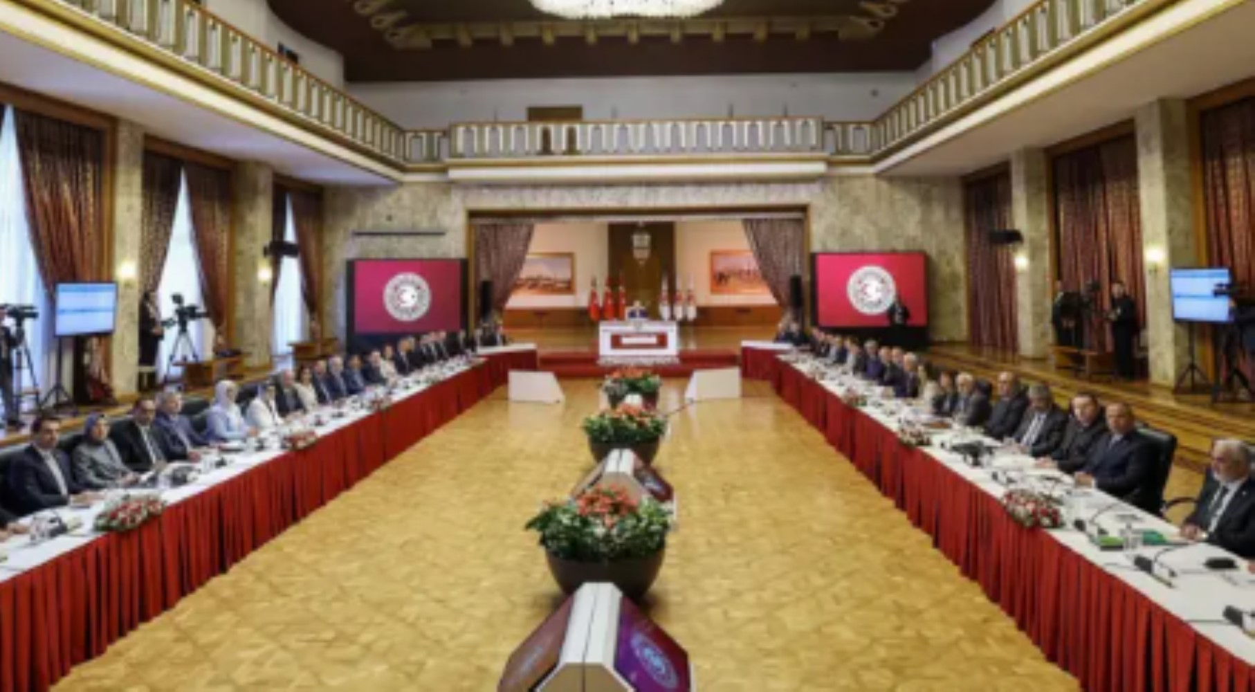İktidar bloğunda derin çatlak: MHP açılım sürecinde yalnız mı kaldı? 'Sürecin başarısız olmasını isteyenler var'