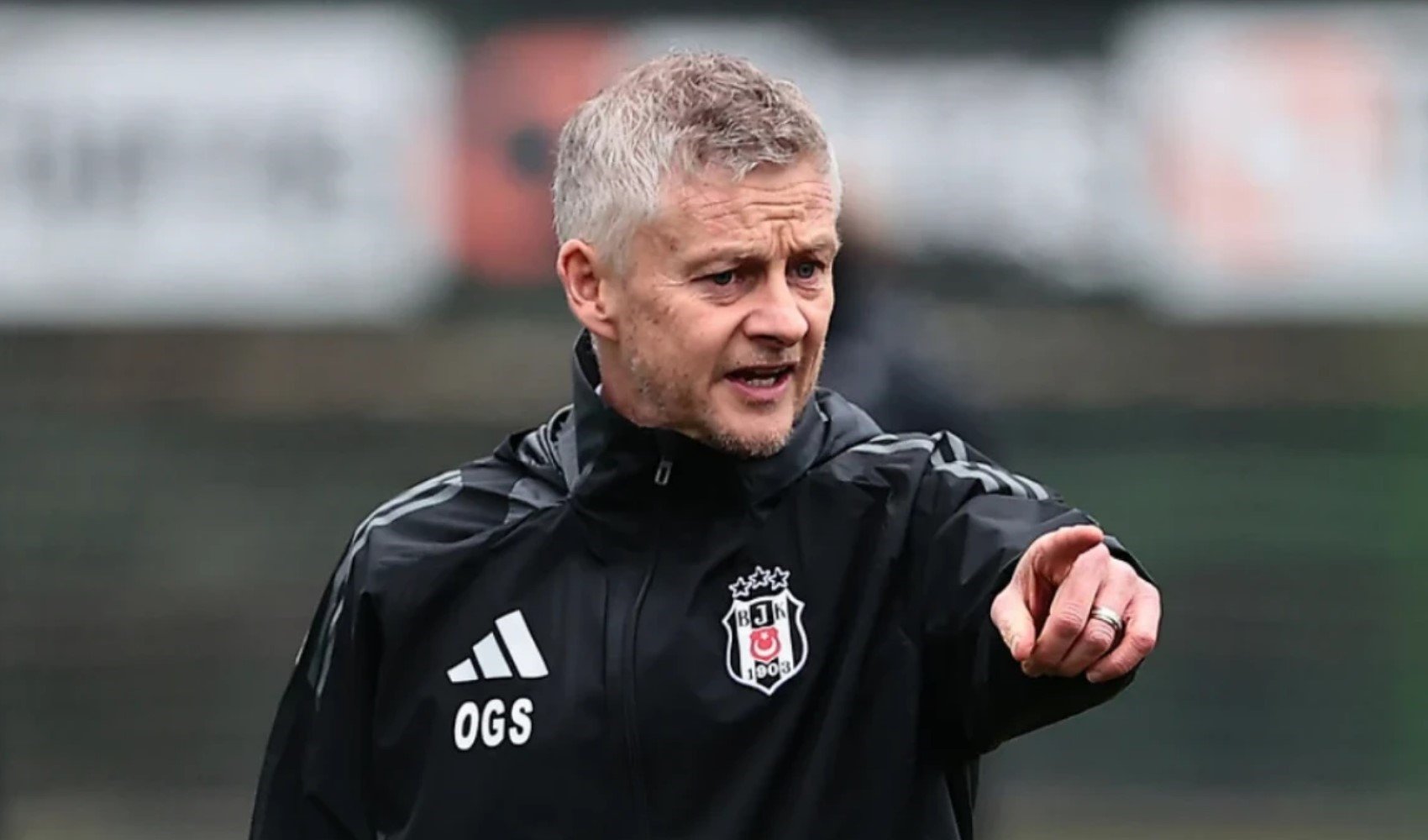 Ole Gunnar Solskjaer beraberliğin sorumlusunu 'sentetik çim' olarak açıkladı