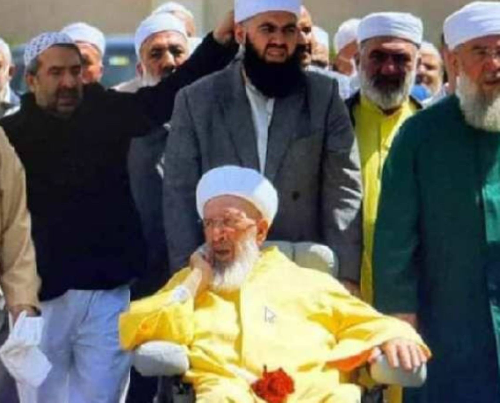 Menzil Cemaatindeki miras kavgası İngiltere’ye uzandı: Sahte alım satım mı yapıldı? 56 milyonluk ödeme