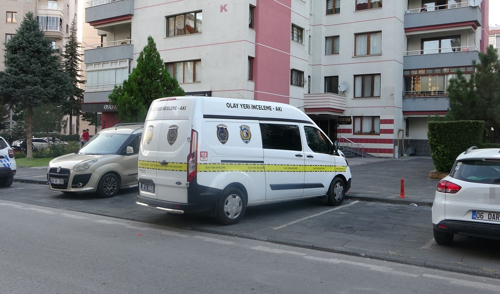 Marketten döndüğünde eşini ölü buldu