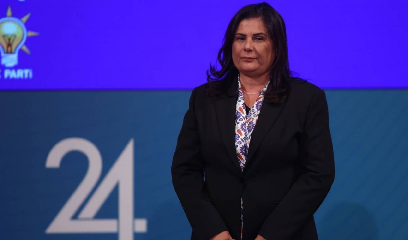 Özlem Çerçioğlu İzmir'den aday olacağı iddialarına açıklık getirdi: Hizmet etmeye devam edeceğiz Özlem Çerçioğlu İzmir'den aday olacağı iddialarına açıklık getirdi: Hizmet etmeye devam edeceğiz