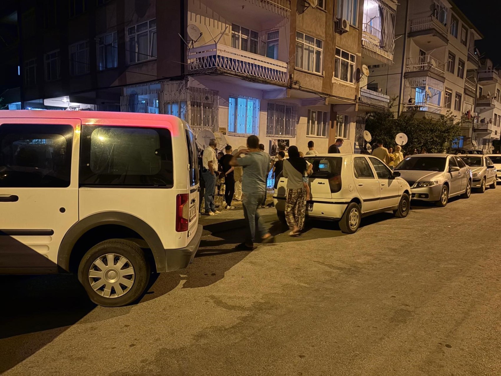 İki yıl önce boşandığı eski karısına bıçakla saldırdı