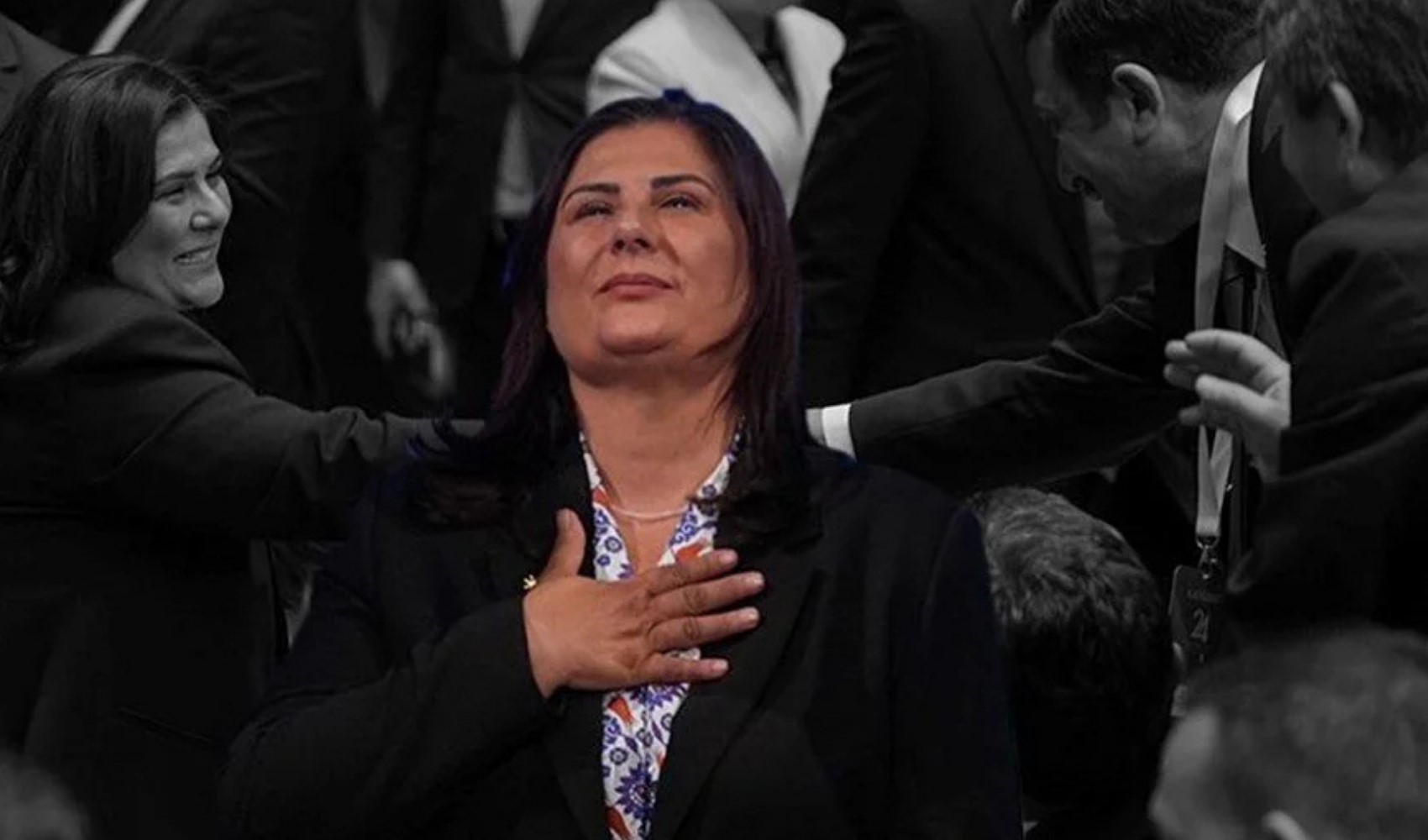 Özlem Çerçioğlu'nun ardından siyasette domino etkisi Özlem Çerçioğlu'nun ardından siyasette domino etkisi