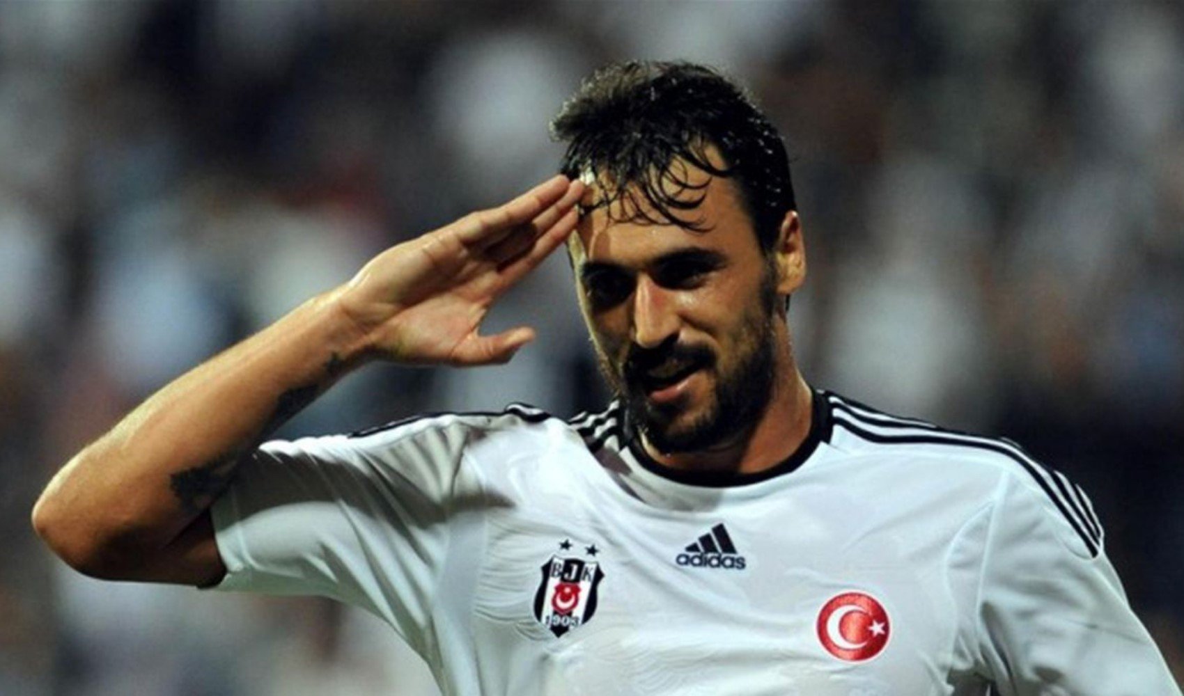 Beşiktaş'ın eski futbolcusu Hugo Almeida Türkiye'ye geri döndü