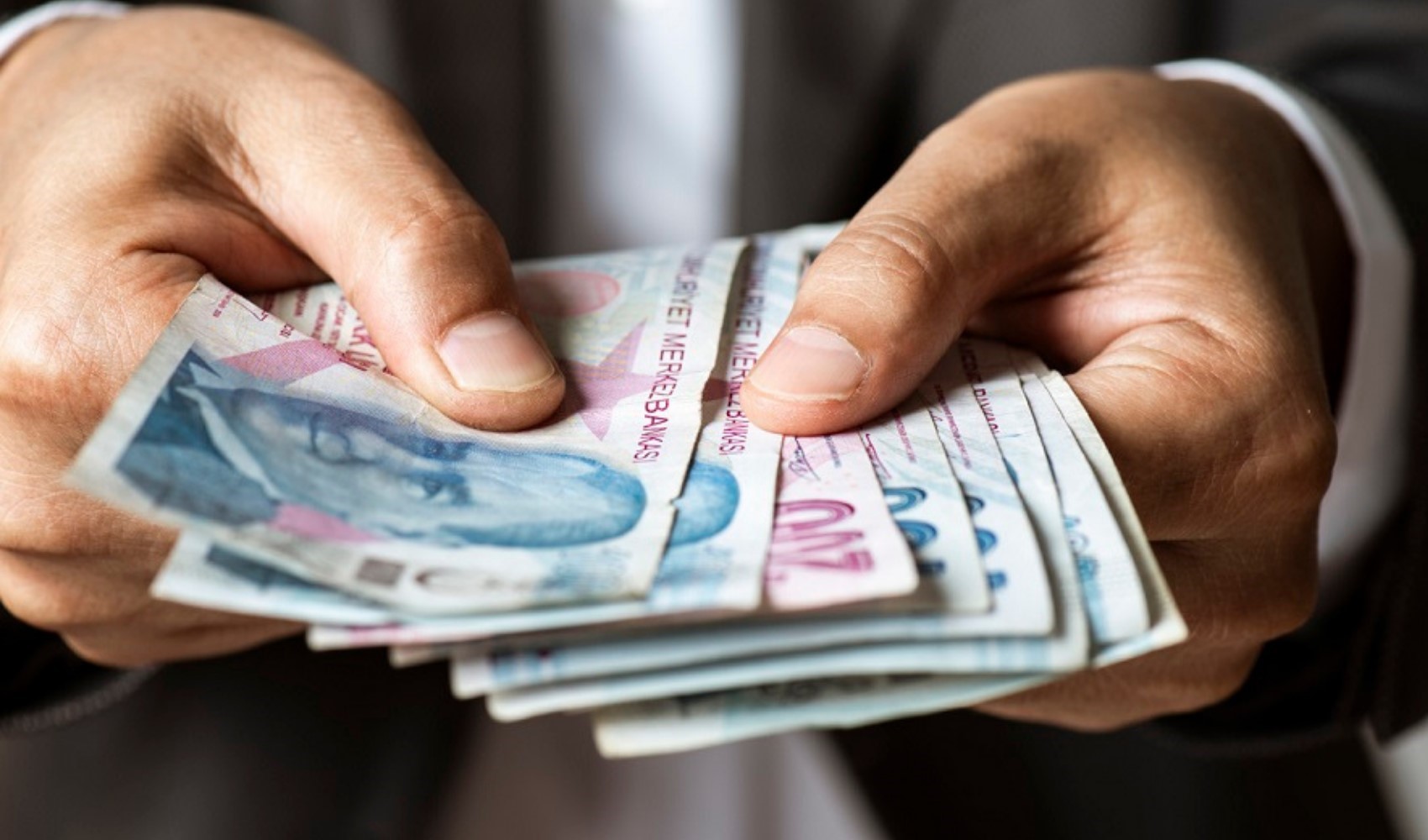 Memur ve emekliler beklemede: Zam pazarlığı salı günü devam edecek