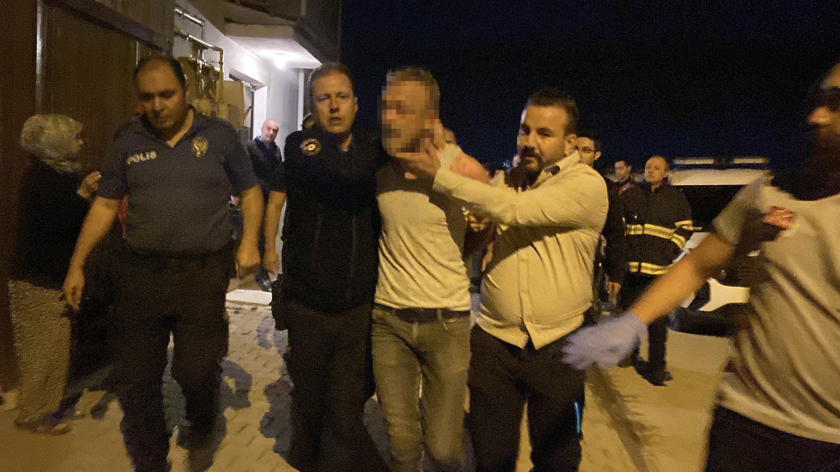 Aile içi kavgaya Özel Harekat Timi müdahalesi: Operasyon yapıldı