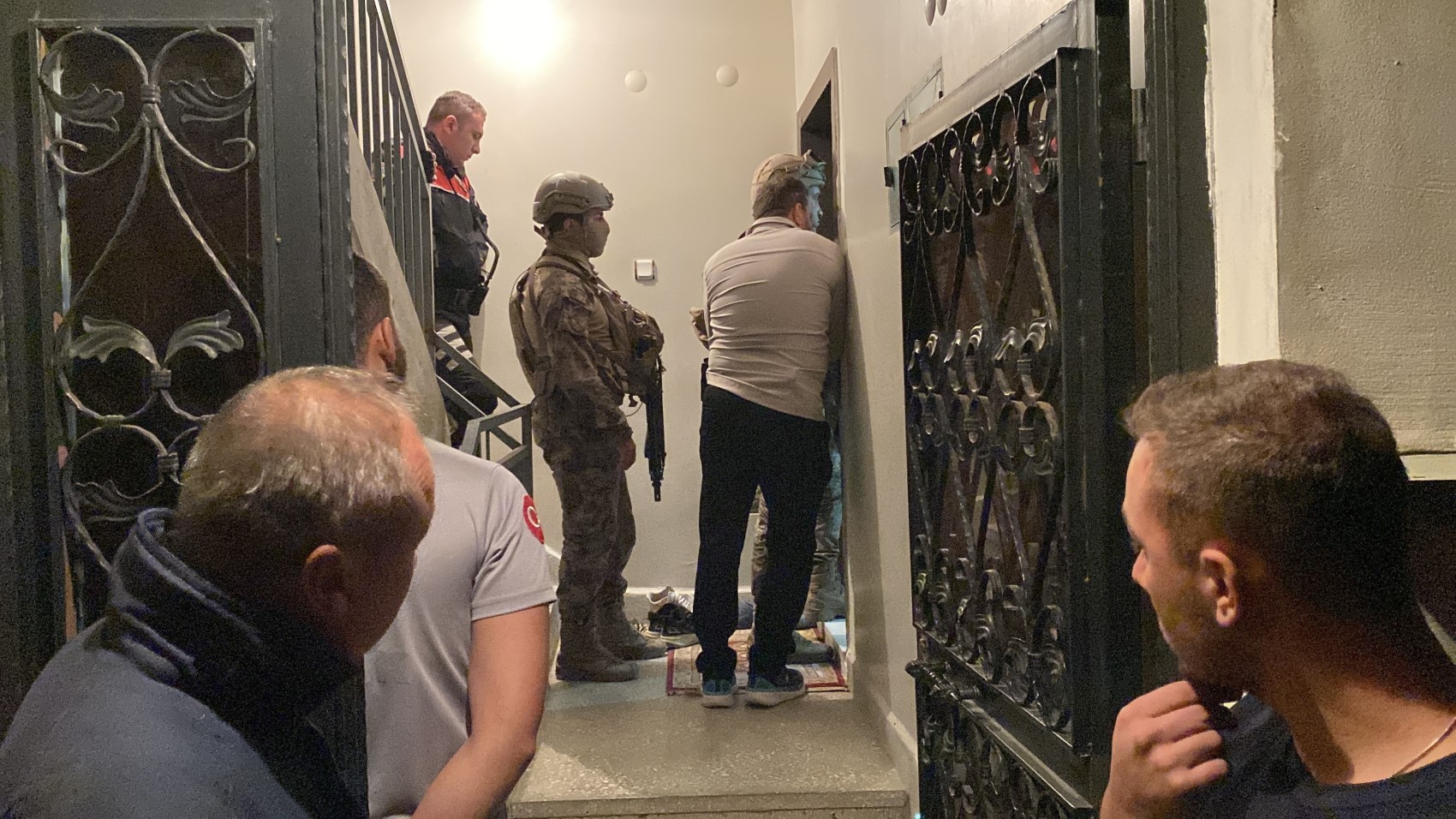 Aile içi kavgaya Özel Harekat Timi müdahalesi: Operasyon yapıldı