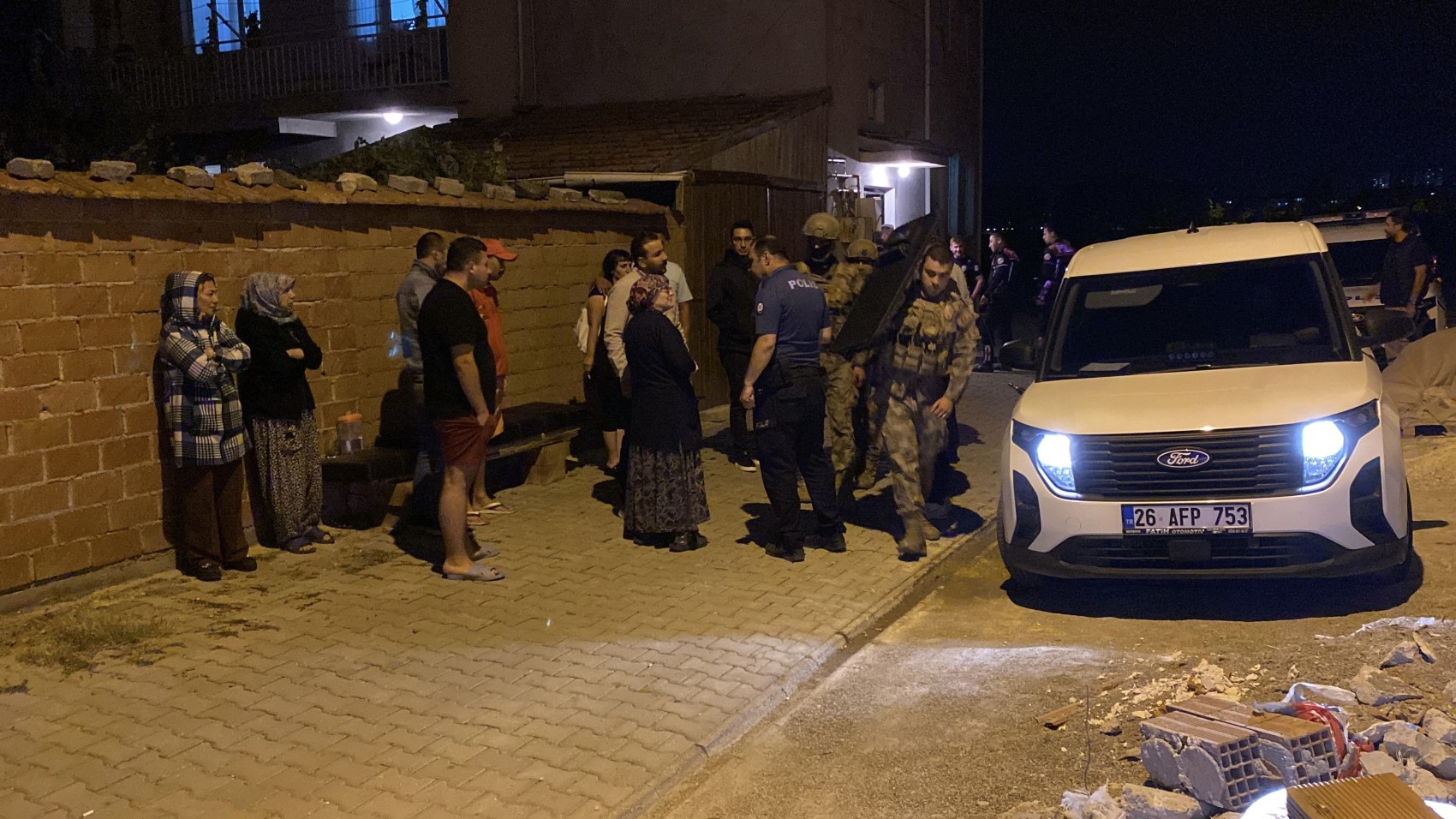 Aile içi kavgaya Özel Harekat Timi müdahalesi: Operasyon yapıldı